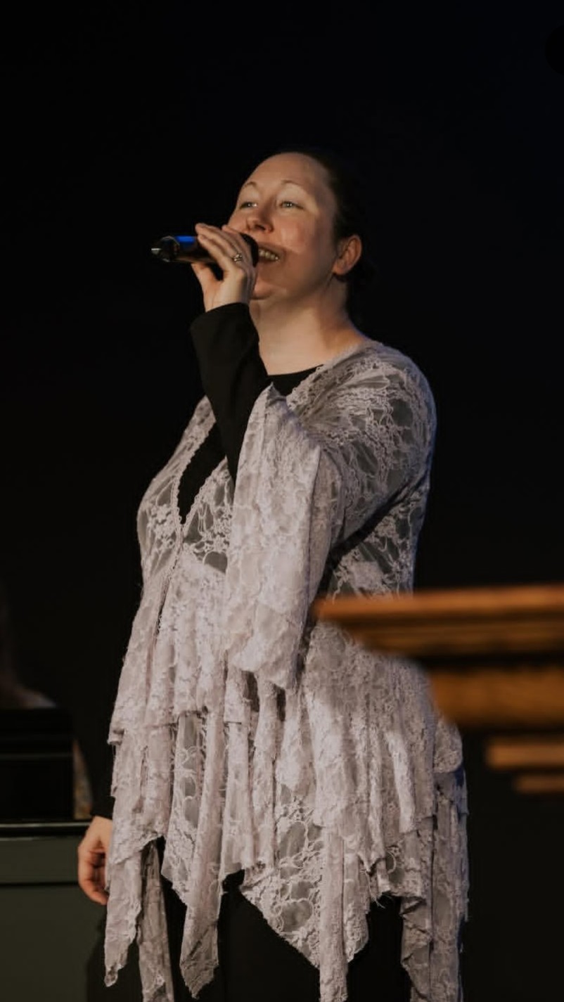 Church Worship – photo 1
